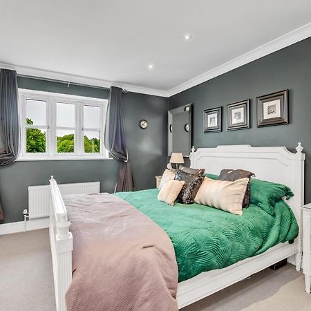 Stylish 3 Bedroom Townhouse For 5 Guests, Set In The Medieval Grid With Off Street Parking Bury St. Edmunds Dış mekan fotoğraf