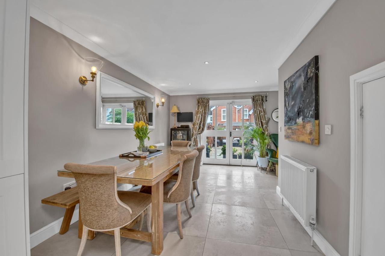 Stylish 3 Bedroom Townhouse For 5 Guests, Set In The Medieval Grid With Off Street Parking Bury St. Edmunds Dış mekan fotoğraf