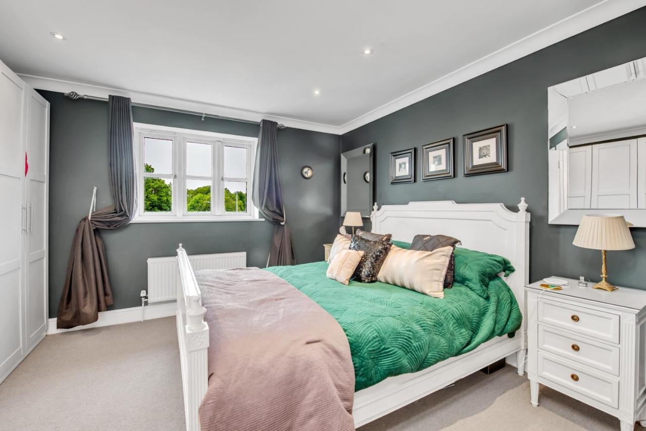 Stylish 3 Bedroom Townhouse For 5 Guests, Set In The Medieval Grid With Off Street Parking Bury St. Edmunds Dış mekan fotoğraf