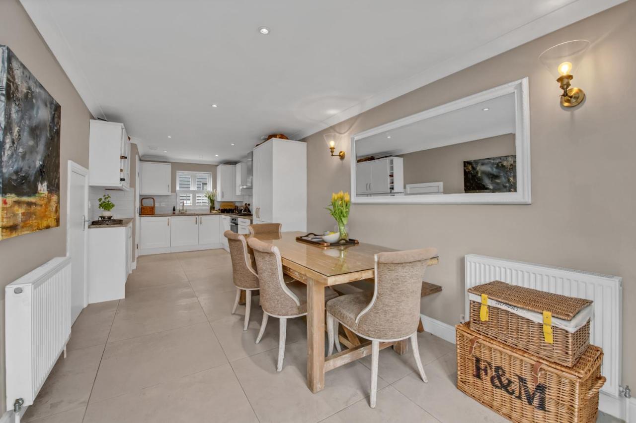 Stylish 3 Bedroom Townhouse For 5 Guests, Set In The Medieval Grid With Off Street Parking Bury St. Edmunds Dış mekan fotoğraf