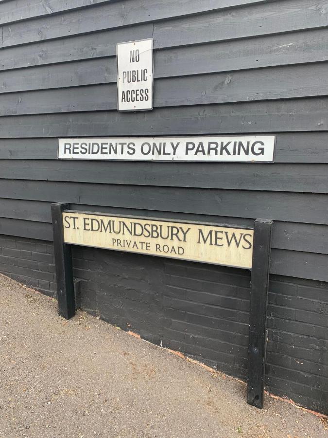 Stylish 3 Bedroom Townhouse For 5 Guests, Set In The Medieval Grid With Off Street Parking Bury St. Edmunds Dış mekan fotoğraf