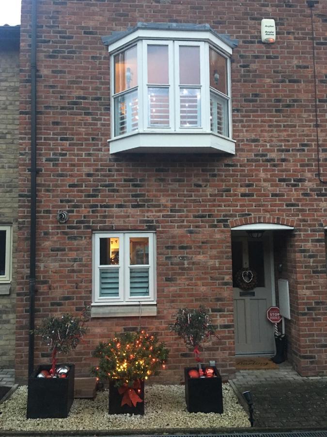 Stylish 3 Bedroom Townhouse For 5 Guests, Set In The Medieval Grid With Off Street Parking Bury St. Edmunds Dış mekan fotoğraf