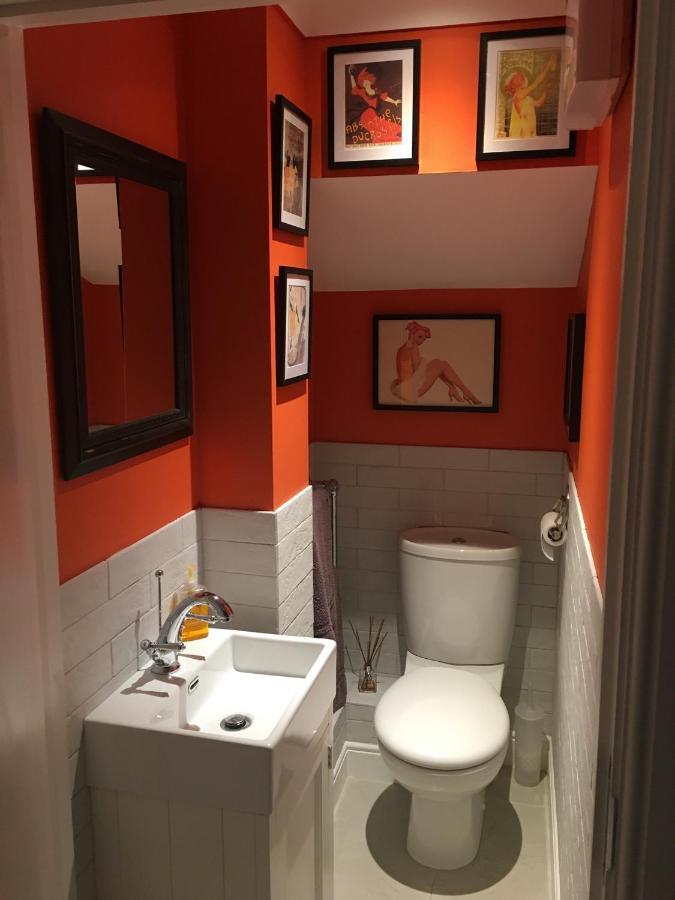 Stylish 3 Bedroom Townhouse For 5 Guests, Set In The Medieval Grid With Off Street Parking Bury St. Edmunds Dış mekan fotoğraf