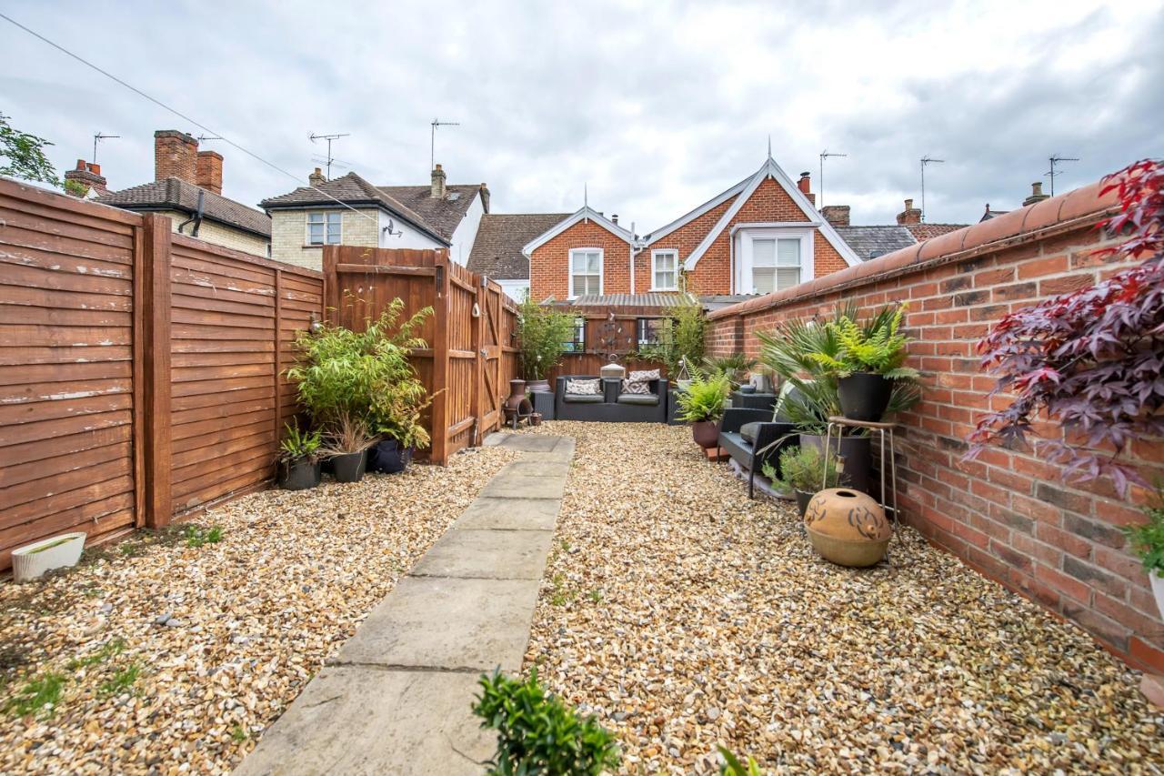 Stylish 3 Bedroom Townhouse For 5 Guests, Set In The Medieval Grid With Off Street Parking Bury St. Edmunds Dış mekan fotoğraf