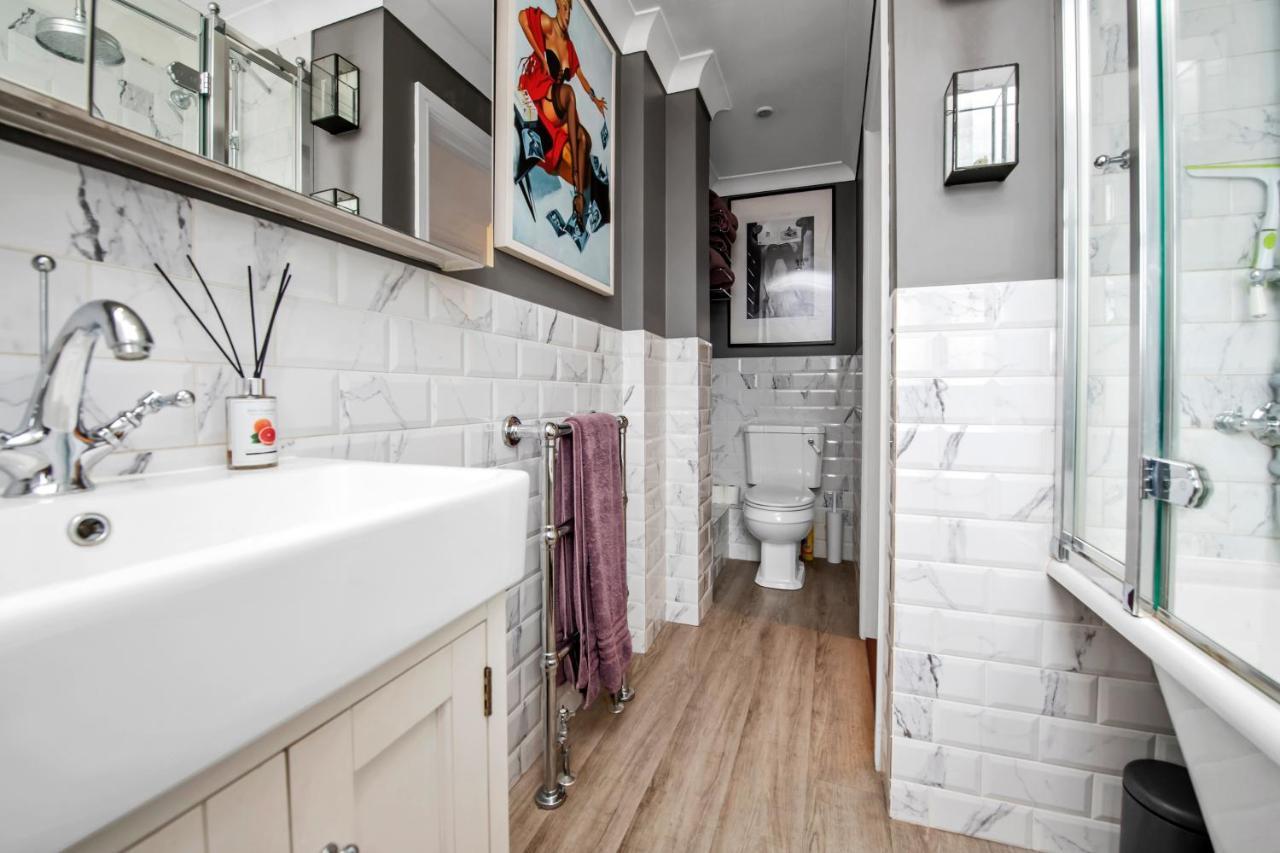 Stylish 3 Bedroom Townhouse For 5 Guests, Set In The Medieval Grid With Off Street Parking Bury St. Edmunds Dış mekan fotoğraf