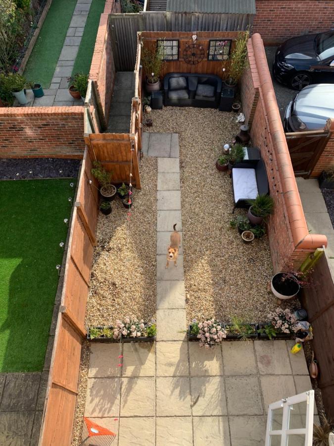 Stylish 3 Bedroom Townhouse For 5 Guests, Set In The Medieval Grid With Off Street Parking Bury St. Edmunds Dış mekan fotoğraf
