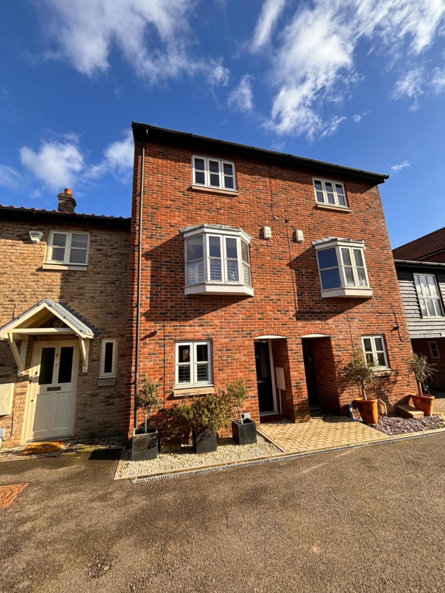 Stylish 3 Bedroom Townhouse For 5 Guests, Set In The Medieval Grid With Off Street Parking Bury St. Edmunds Dış mekan fotoğraf